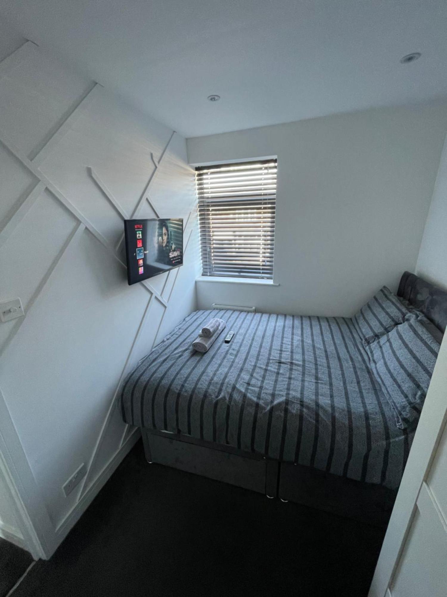 Va Home Stay - Close To Luton Airport, M1 & A505 Екстериор снимка